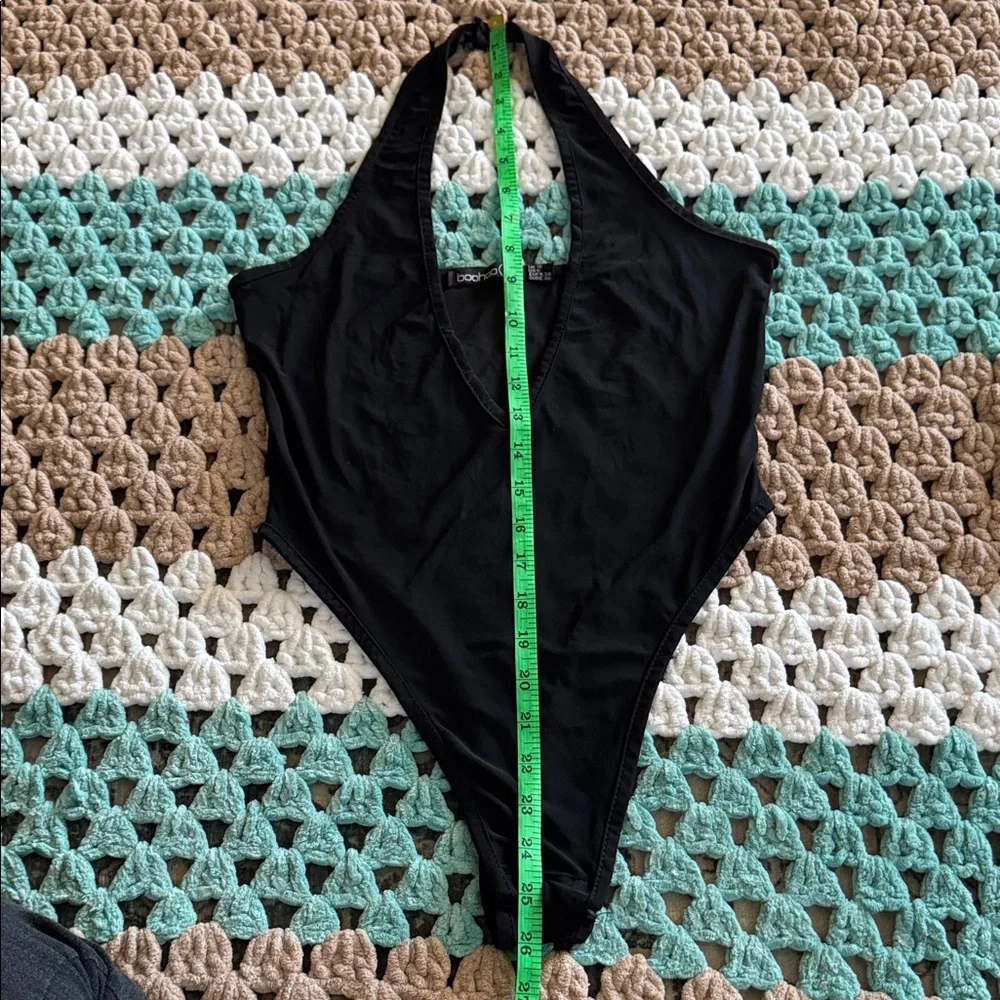 Boohoo Black Halter Deep V 1pc Bodysuit Womans sz 6 - Picture 4 of 4